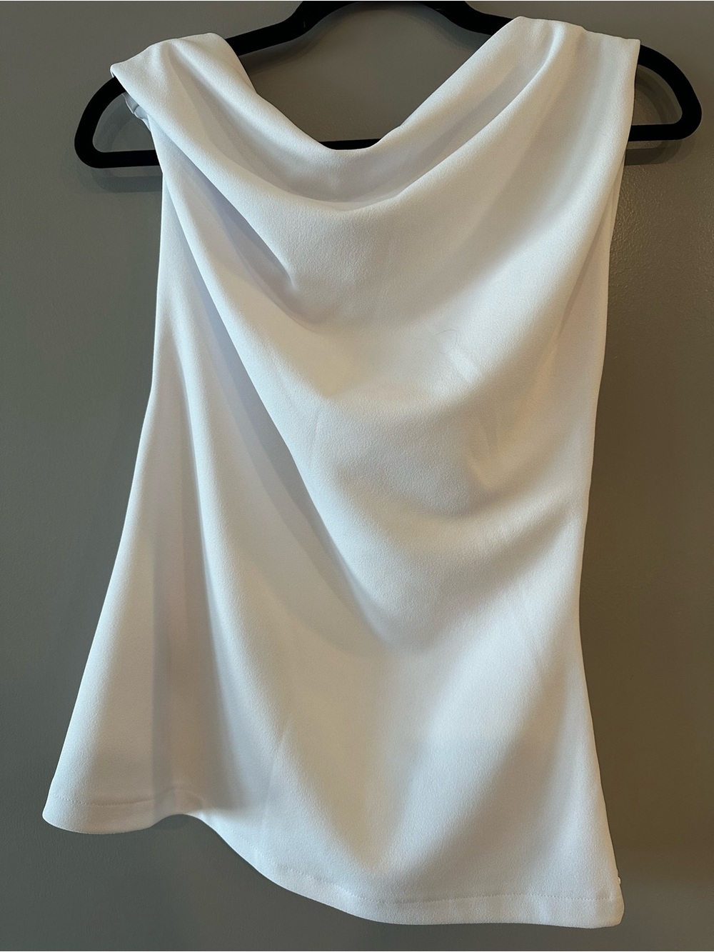 NWT Abercrombie & Fitch Women’s Asymmetrical Jersey Crepe Draped Top — White, M - Picture 3 of 4